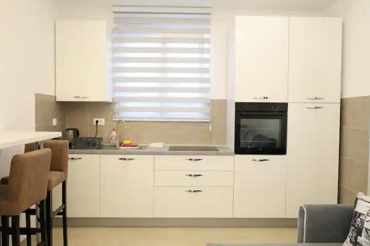 Apartments R&M Тиват Экстерьер фото