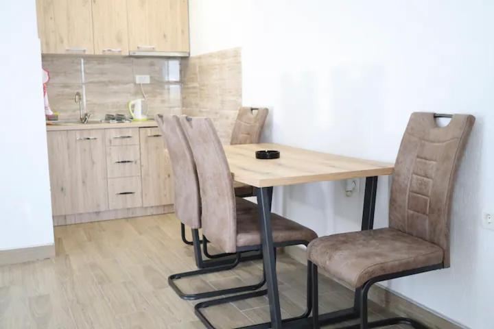 Apartments R&M Тиват Экстерьер фото