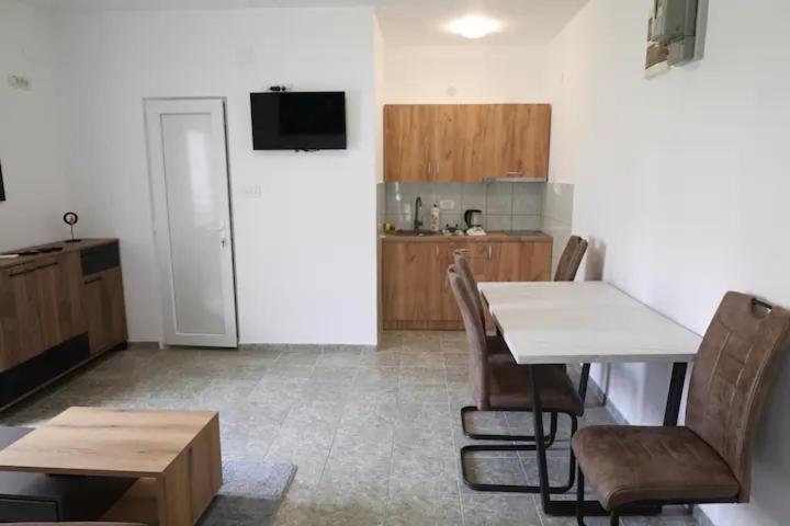 Apartments R&M Тиват Экстерьер фото