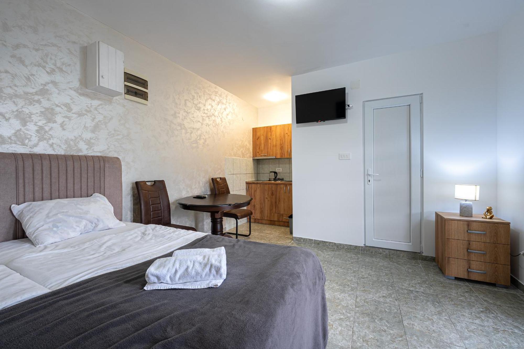 Apartments R&M Тиват Экстерьер фото