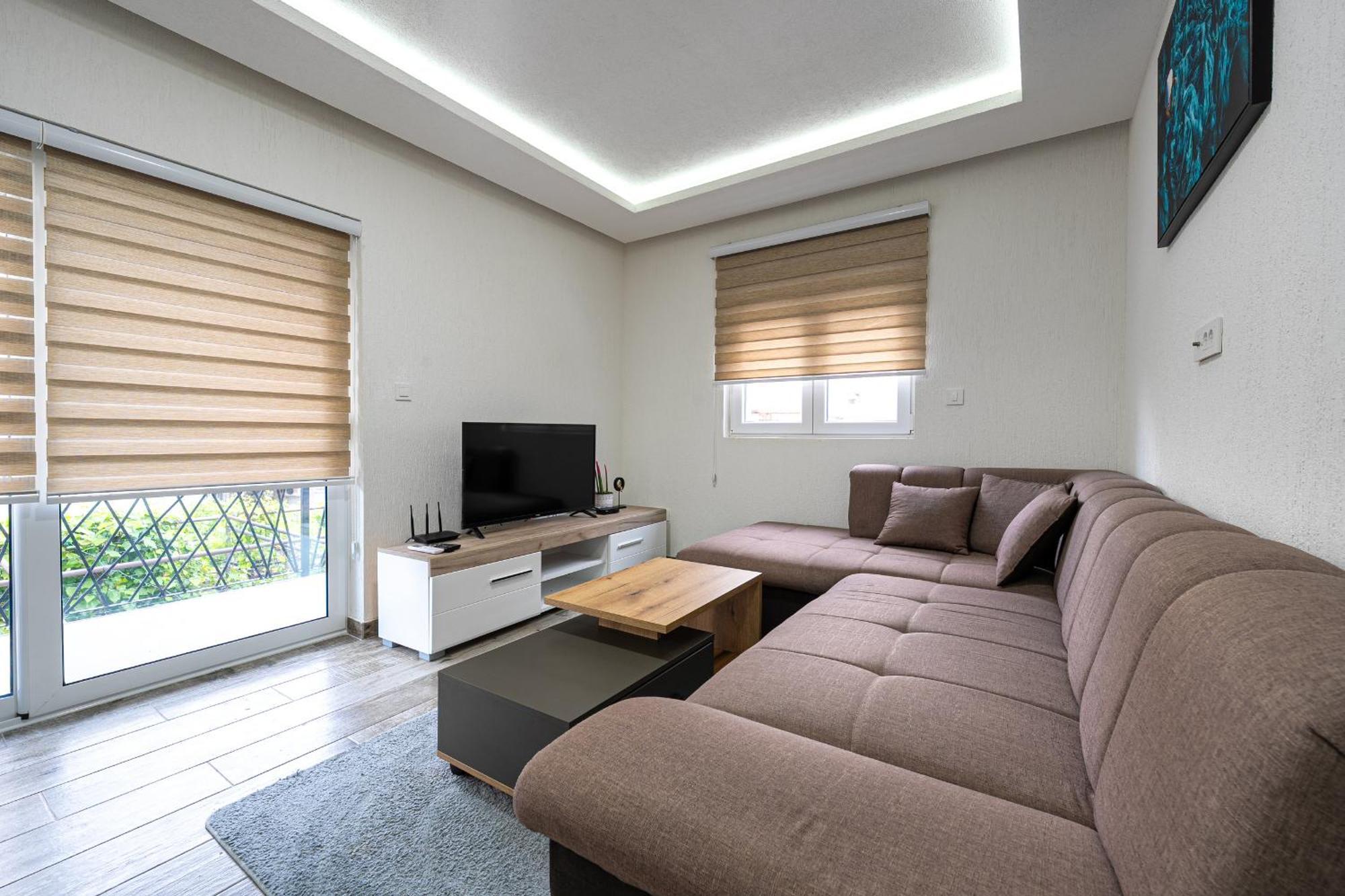 Apartments R&M Тиват Экстерьер фото