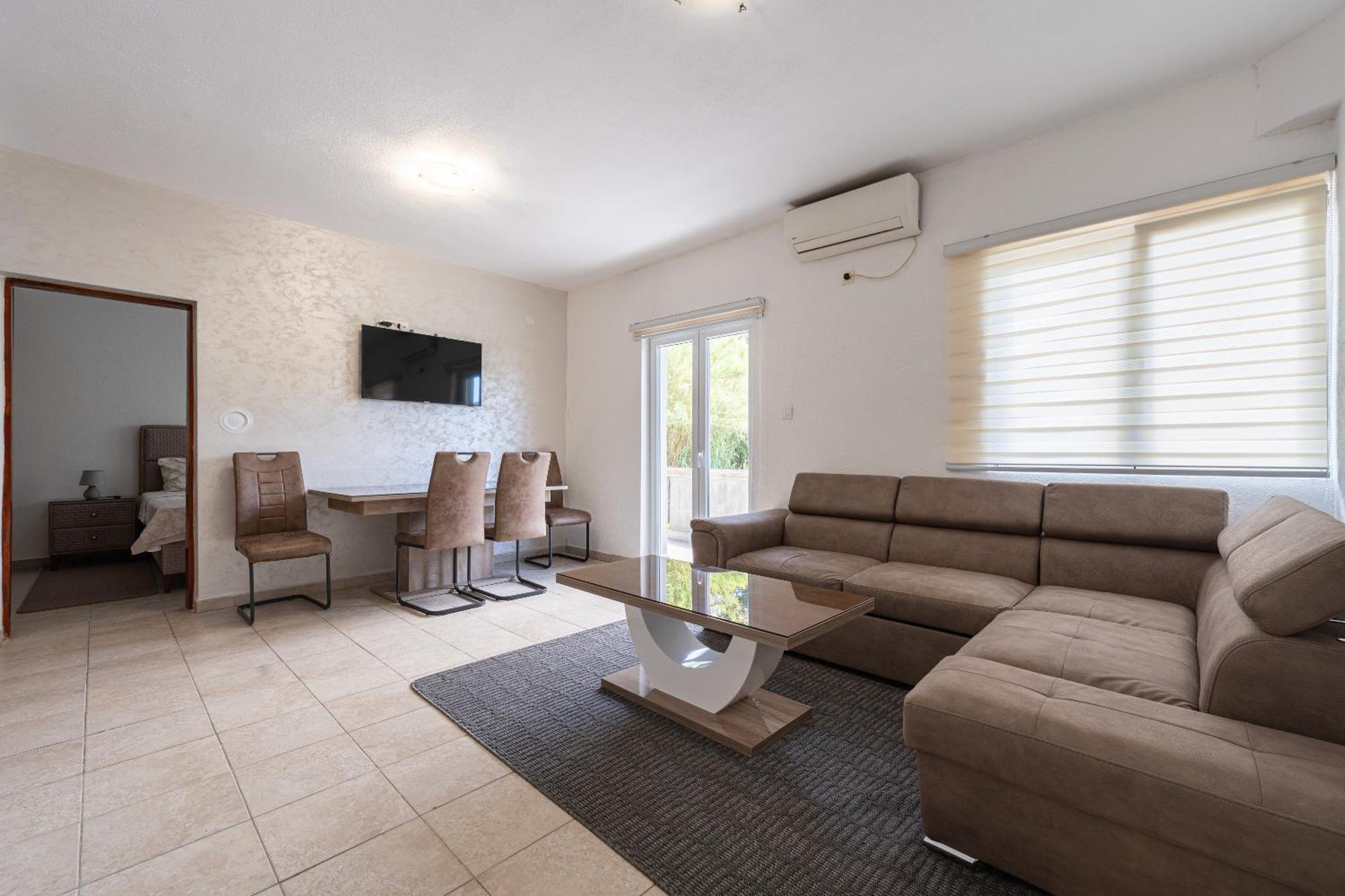 Apartments R&M Тиват Экстерьер фото